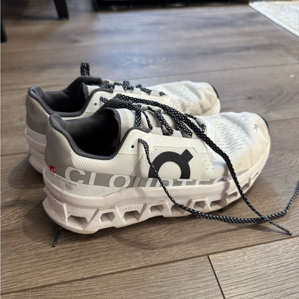 women’s on cloud monster